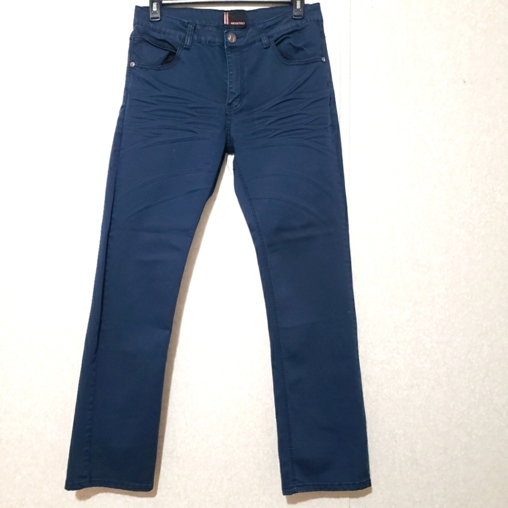 NEW...MONTERO....Men's Blue Jeans...SIZE:33